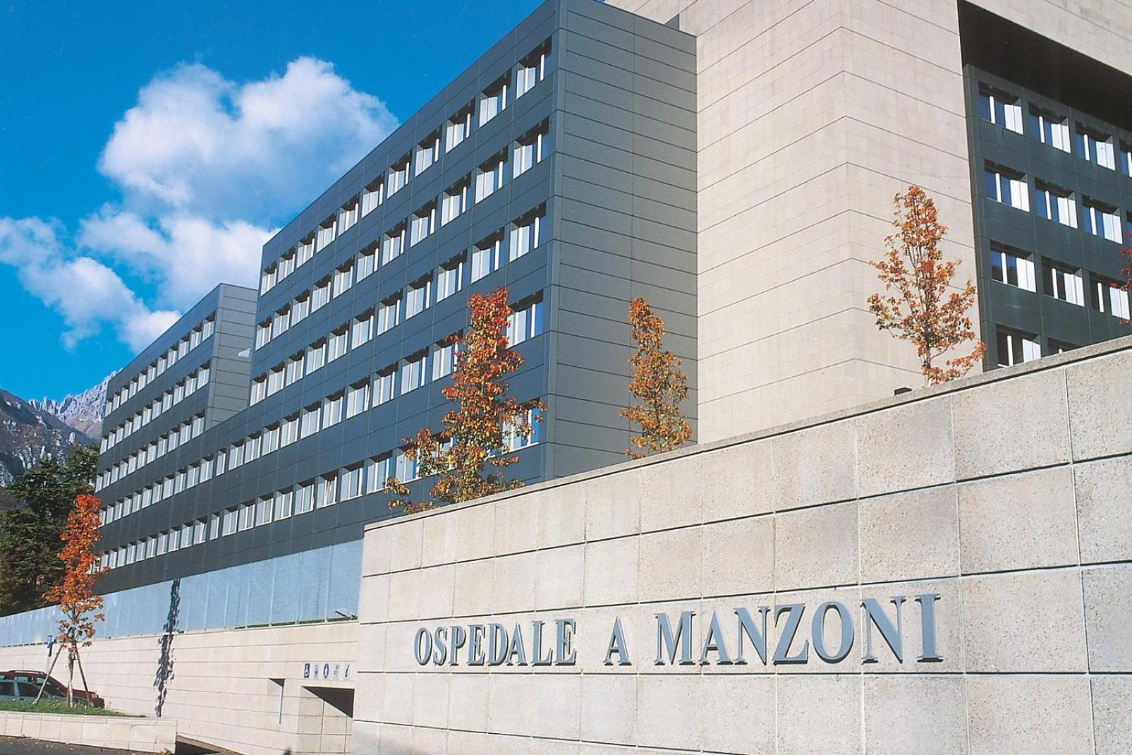 Manzoni Apartment Lecco Luaran gambar
